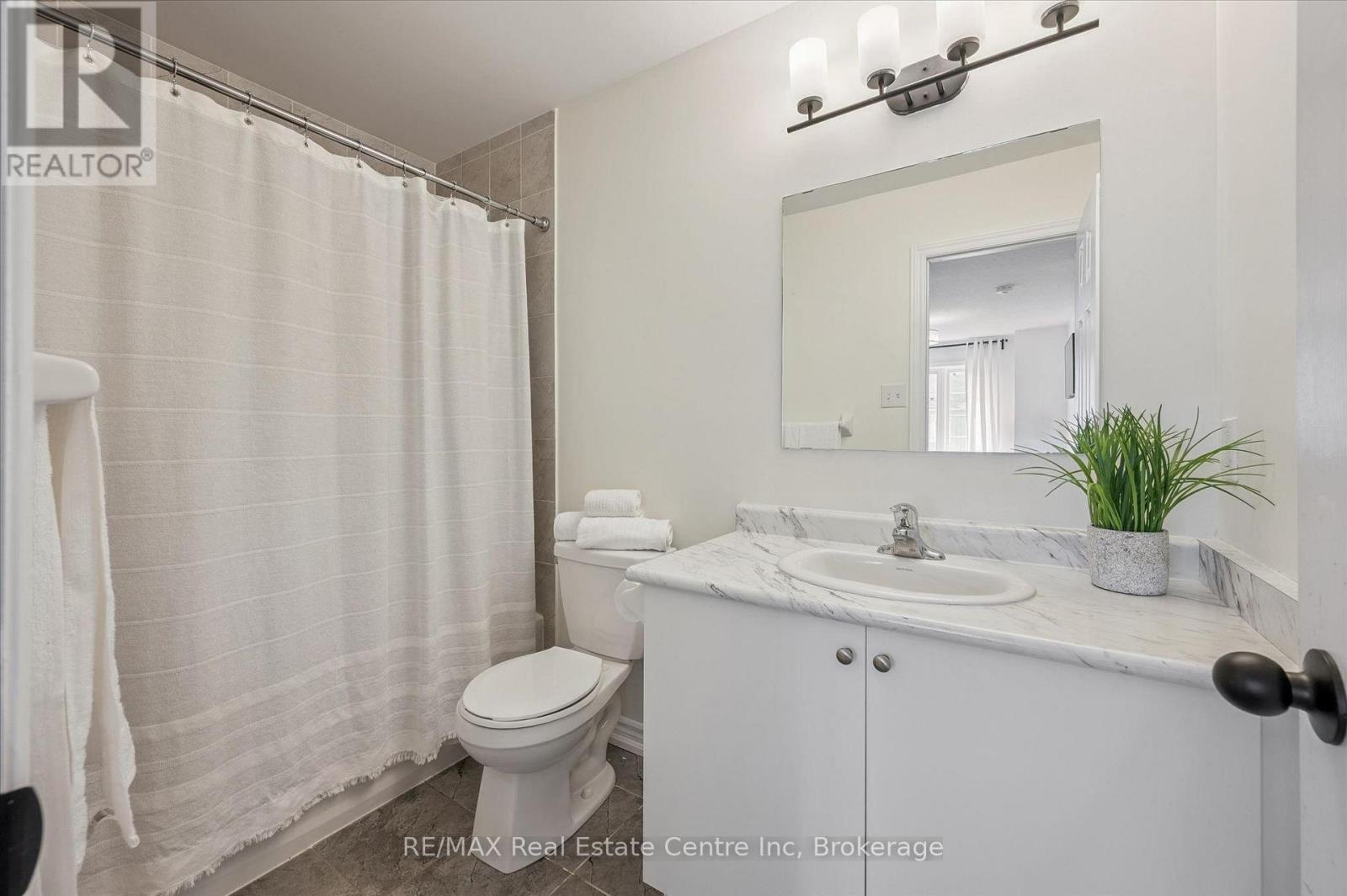 30 - 88 Decorso Drive, Guelph, Ontario  N1L 0A1 - Photo 13 - X13475494