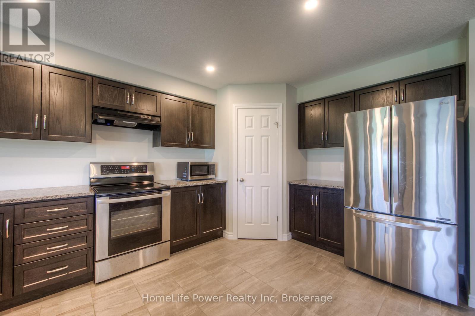 1365 Calais Drive, Woodstock, Ontario  N4T 0L8 - Photo 14 - X13475702
