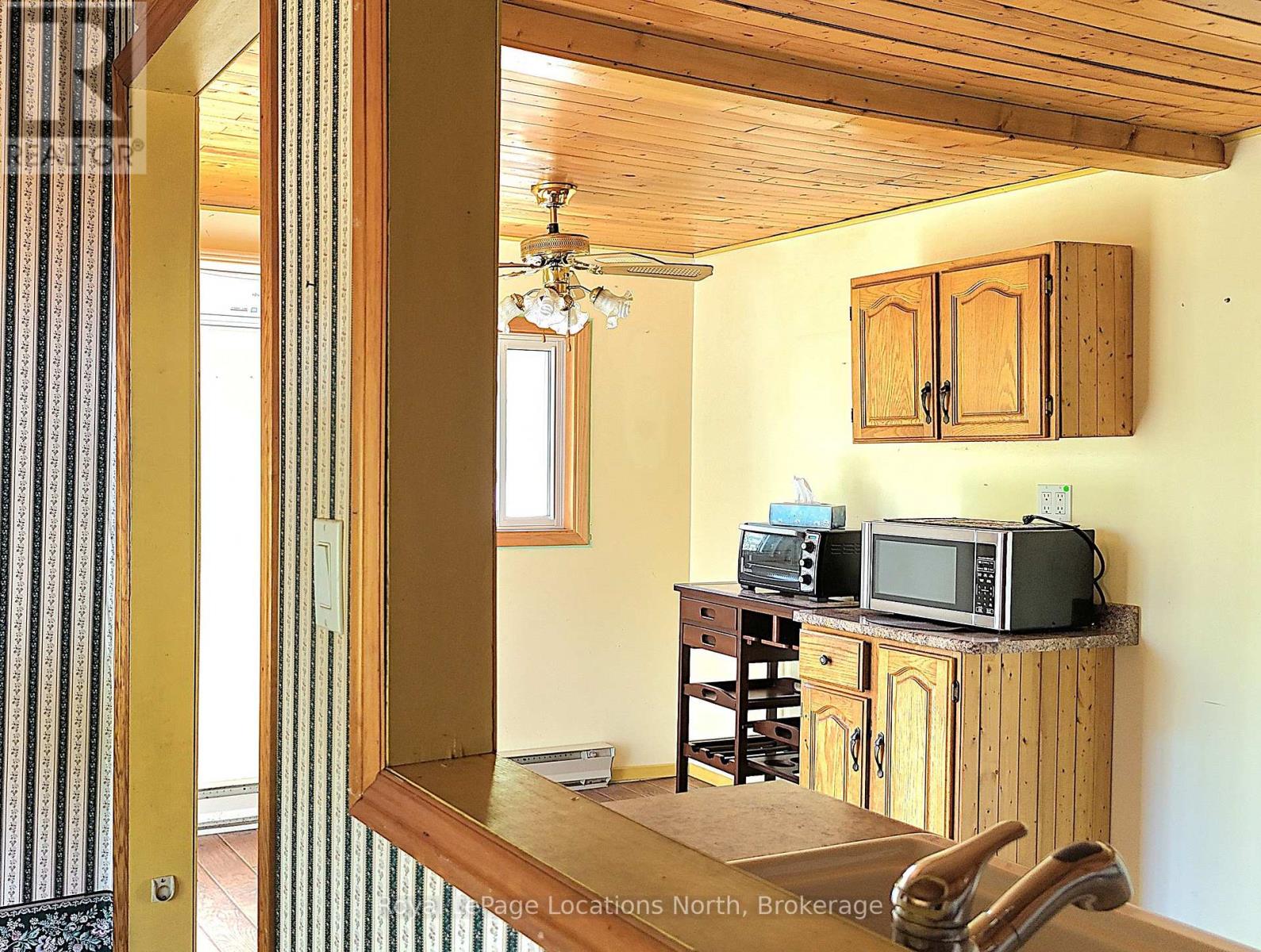 25 Balmoral Avenue, Tiny, Ontario  L0L 1P1 - Photo 8 - S13475982