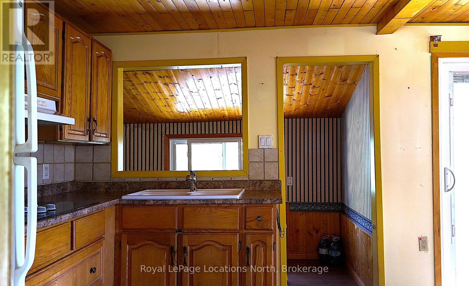 25 Balmoral Avenue, Tiny, Ontario  L0L 1P1 - Photo 9 - S13475982
