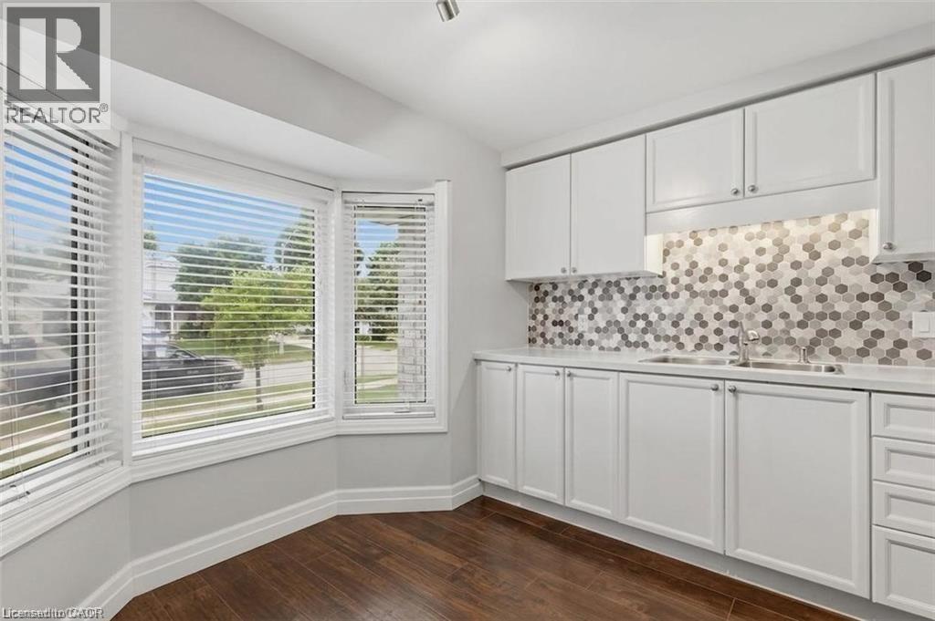 207 B Auburn Drive, Waterloo, Ontario  N2K 3T1 - Photo 2 - 40842043