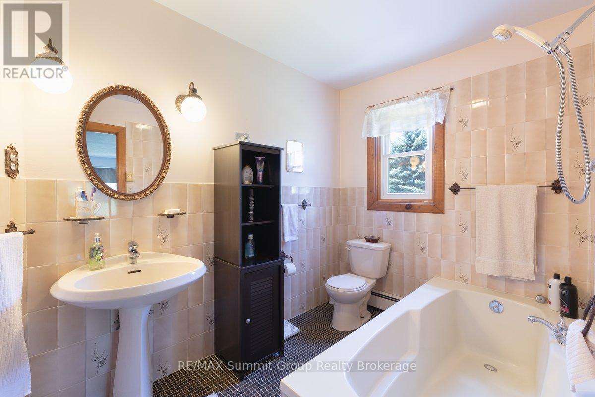 774549 Highway 10, Grey Highlands, Ontario  N0C 1H0 - Photo 17 - X13476154