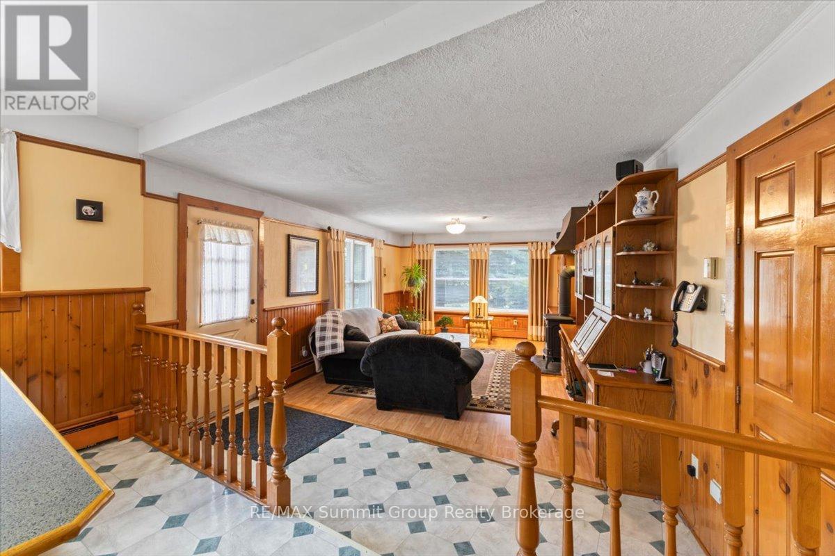 774549 Highway 10, Grey Highlands, Ontario  N0C 1H0 - Photo 5 - X13476154