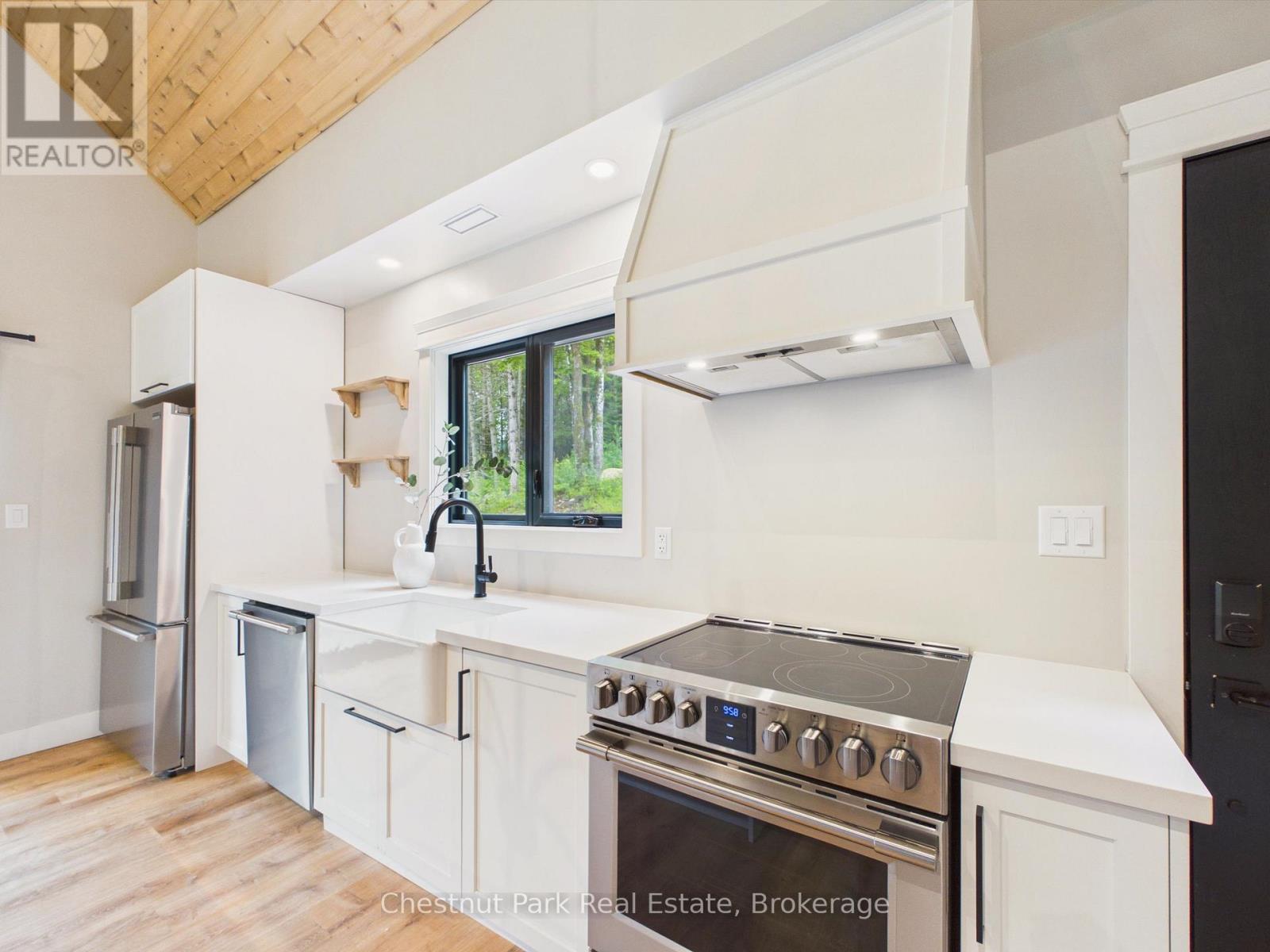 622 Fish Lake Road, Huntsville, Ontario  P1H 2J6 - Photo 11 - X13476372