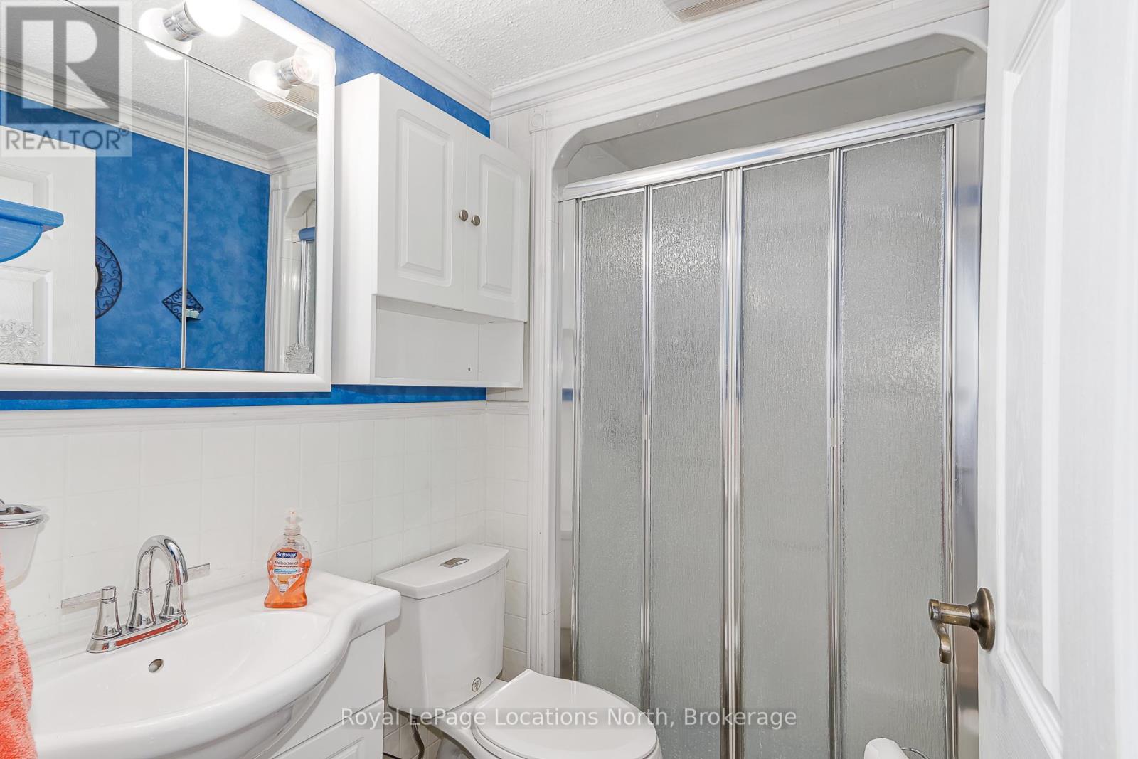 5 Golf Avenue E, Wasaga Beach, Ontario  L9Z 1K2 - Photo 15 - S13476834