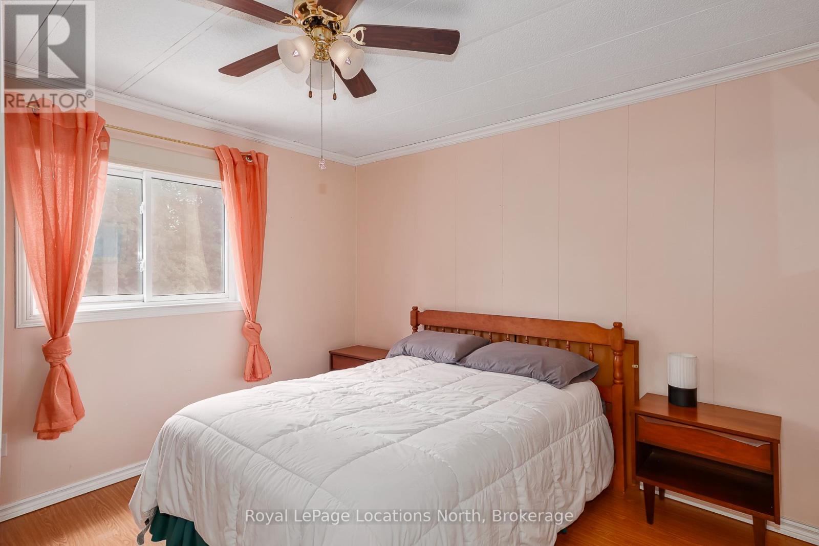 5 Golf Avenue E, Wasaga Beach, Ontario  L9Z 1K2 - Photo 17 - S13476834