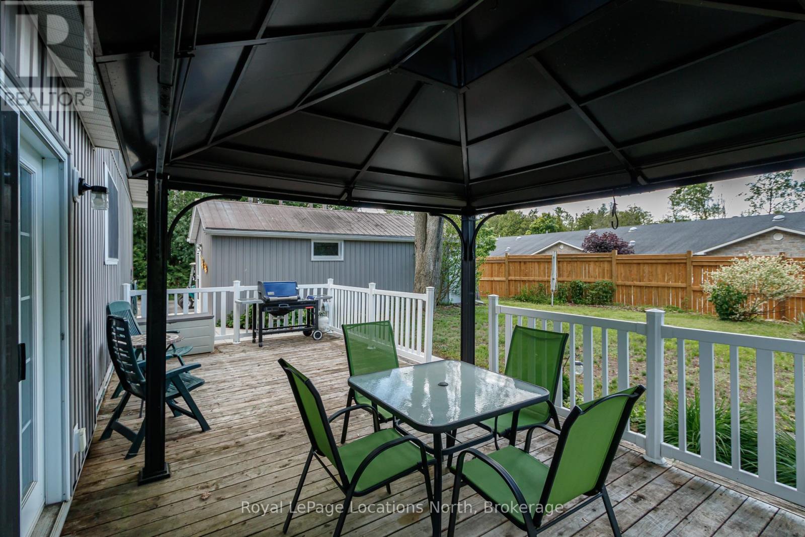 5 Golf Avenue E, Wasaga Beach, Ontario  L9Z 1K2 - Photo 9 - S13476834