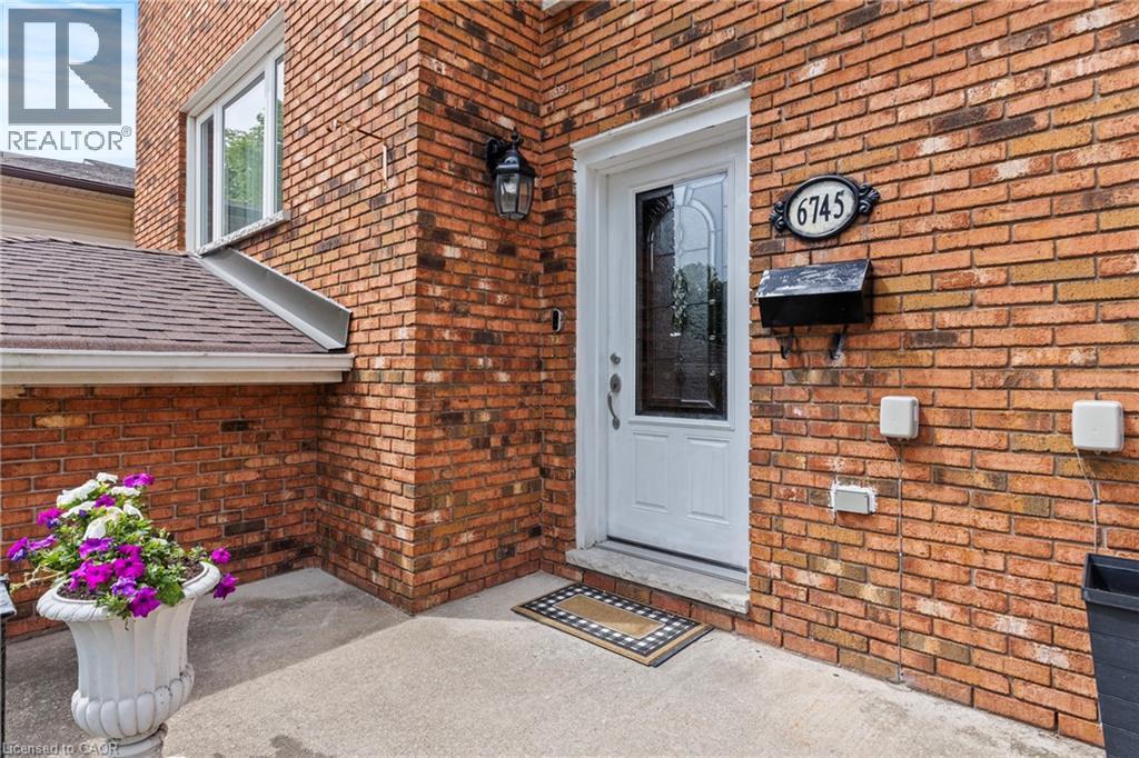 6745 Dawson Street, Niagara Falls, Ontario  L2E 7B6 - Photo 5 - 40839502