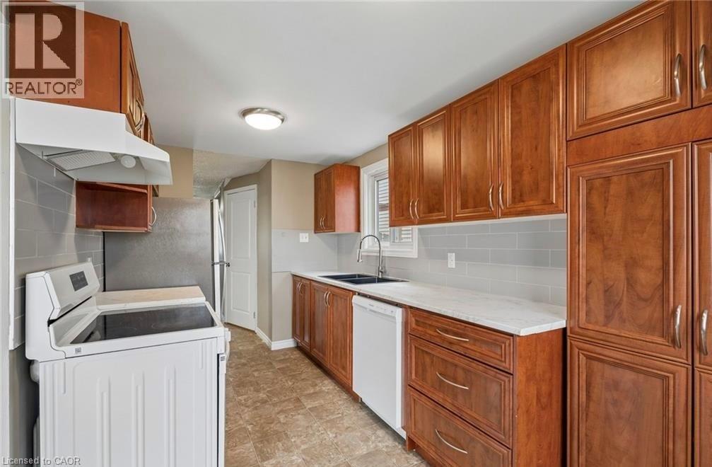 62 Corbett Drive, Barrie, Ontario  L4M 5V2 - Photo 8 - 40841950