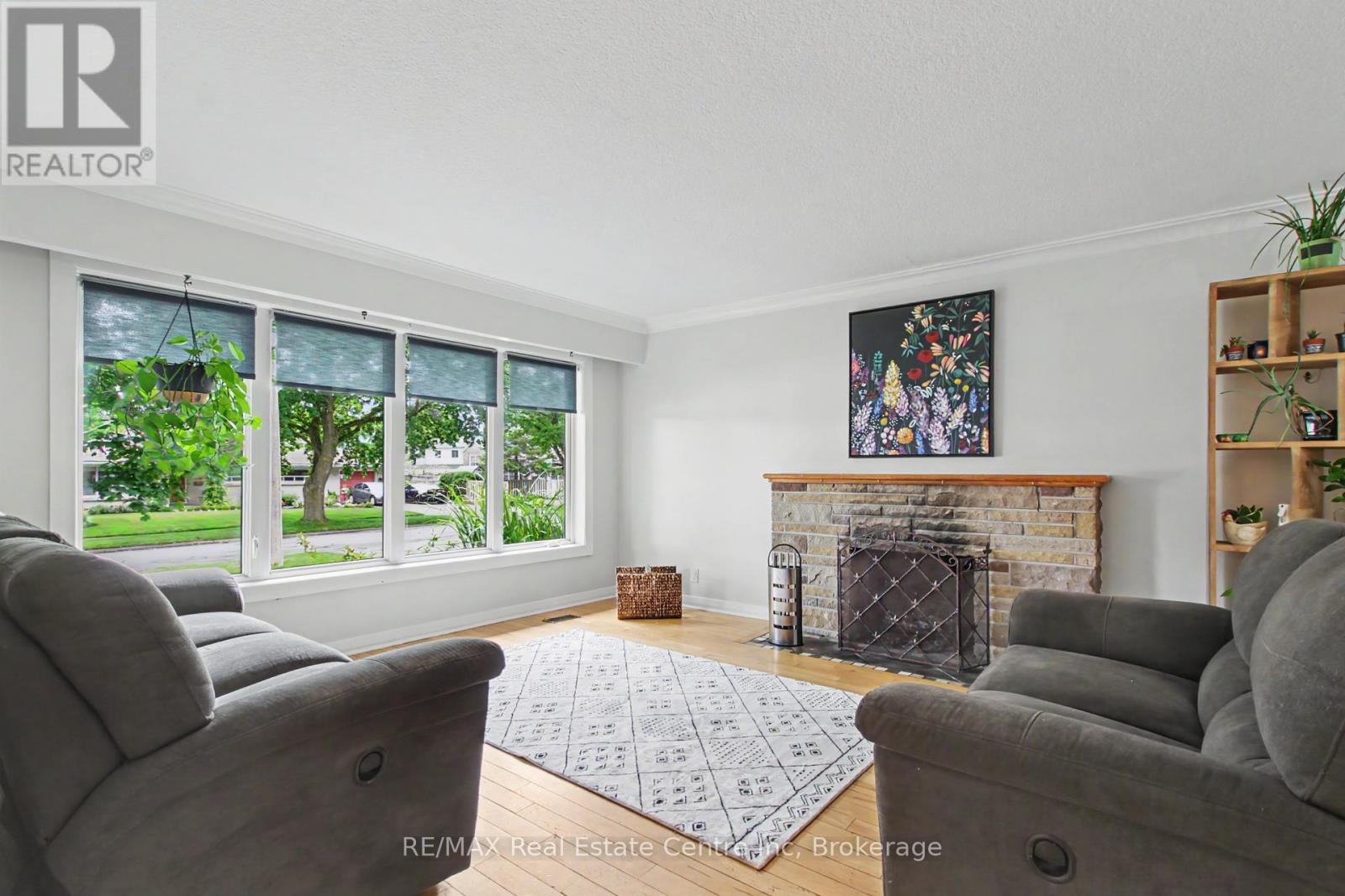 23 Glenburnie Drive, Guelph, Ontario  N1E 4C4 - Photo 3 - X13477514