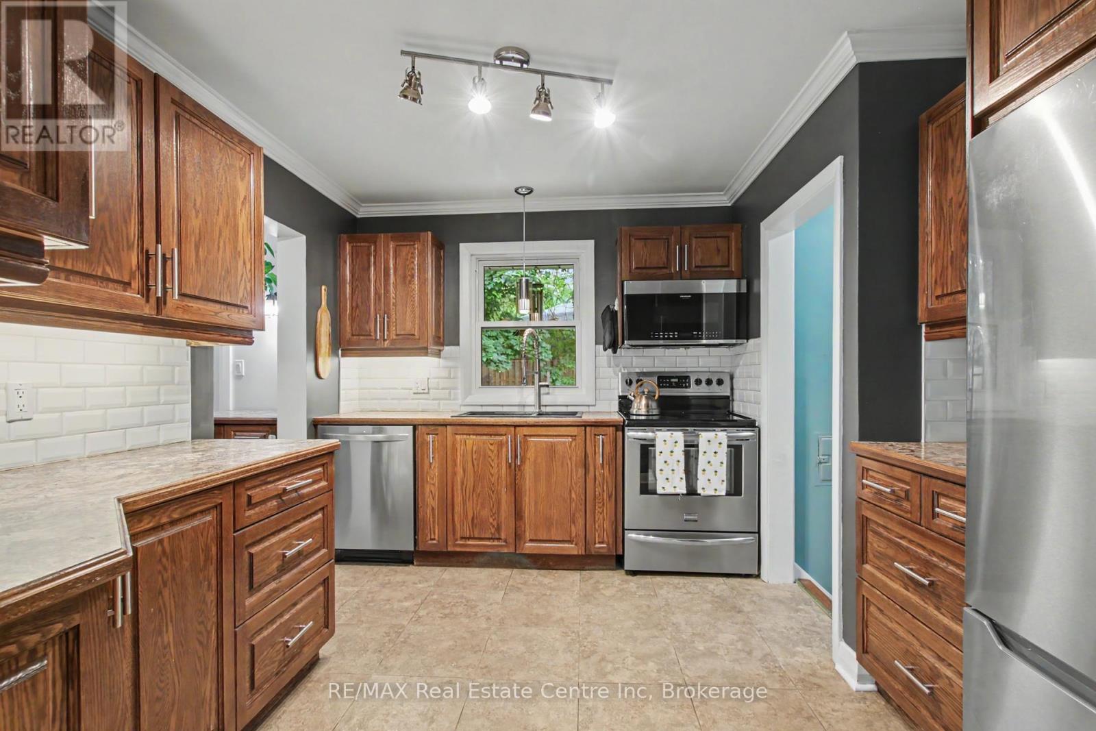 23 Glenburnie Drive, Guelph, Ontario  N1E 4C4 - Photo 7 - X13477514
