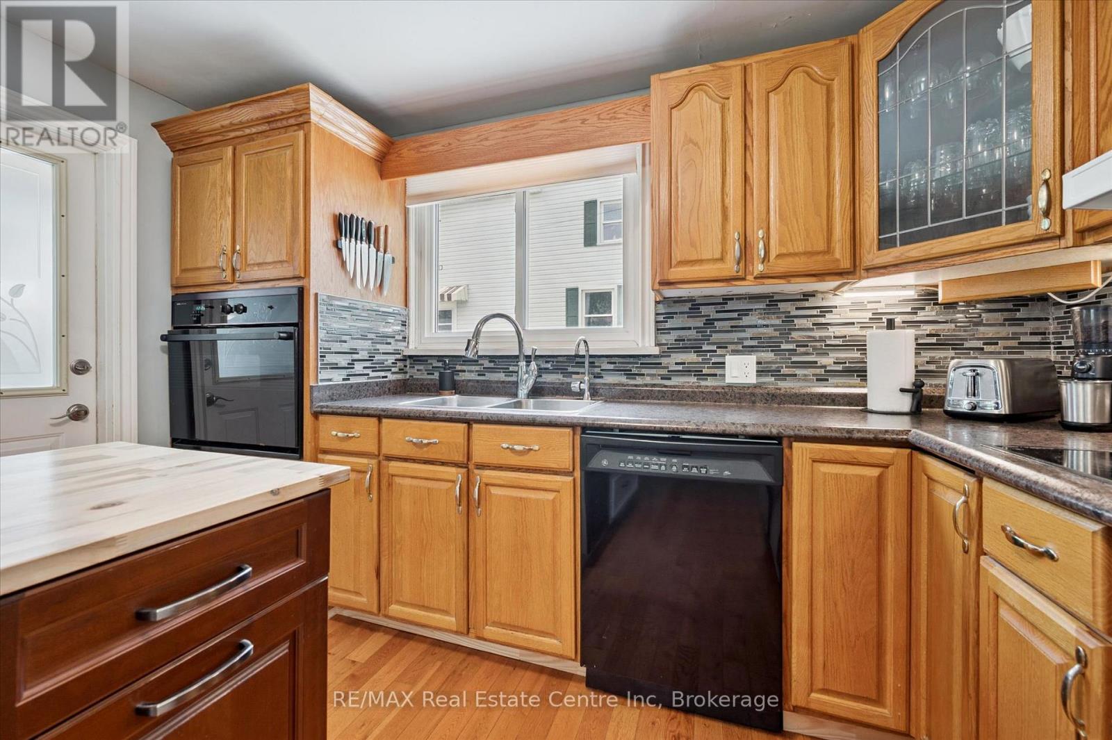 250 St George Street E, Centre Wellington, Ontario  N1M 1K4 - Photo 12 - X13477652