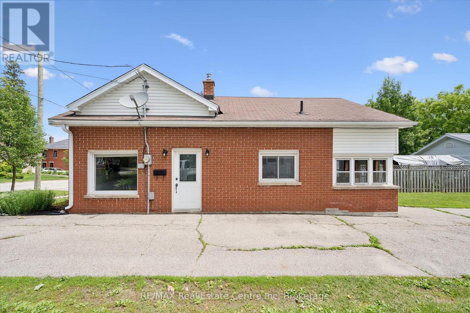 250 St George Street E, Centre Wellington, Ontario  N1M 1K4 - Photo 2 - X13477652