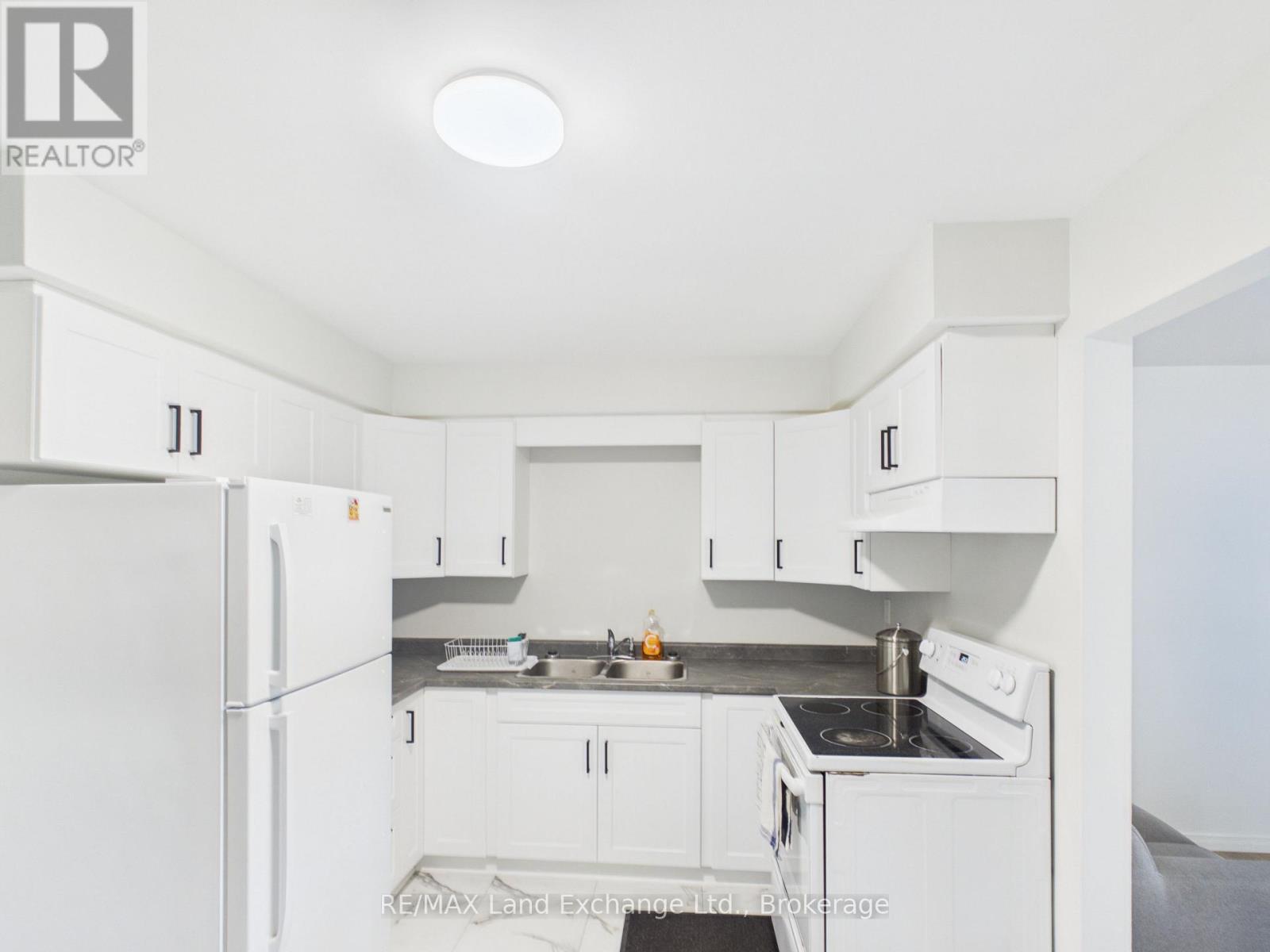 634 Hunter Street, Kincardine, Ontario  N2Z 1R6 - Photo 3 - X13477658