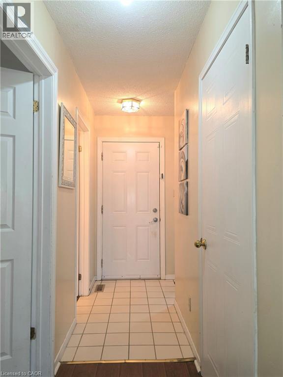 250 Keats Way Unit# 6, Waterloo, Ontario  N2L 6J5 - Photo 3 - 40842072