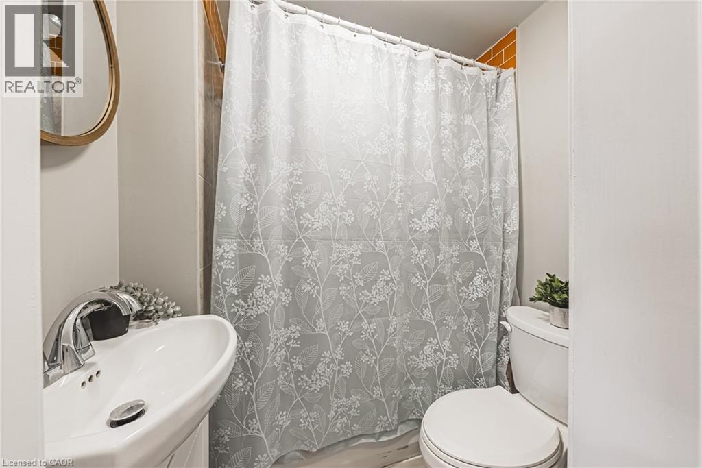 24 Rowanwood Street, Hamilton, Ontario  L8L 7H3 - Photo 13 - 40829505