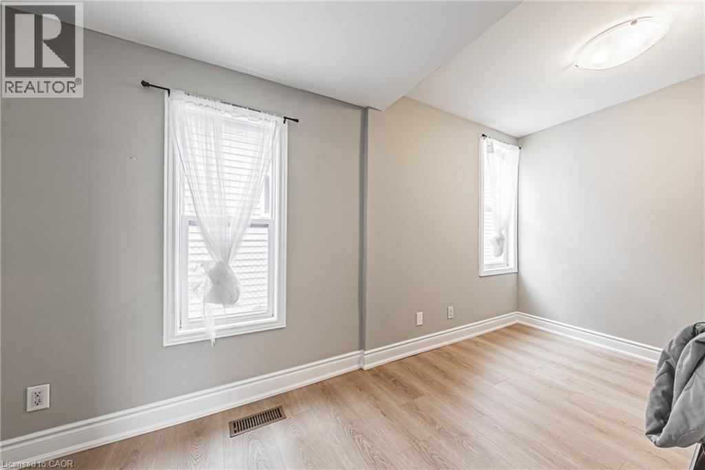 24 Rowanwood Street, Hamilton, Ontario  L8L 7H3 - Photo 17 - 40829505