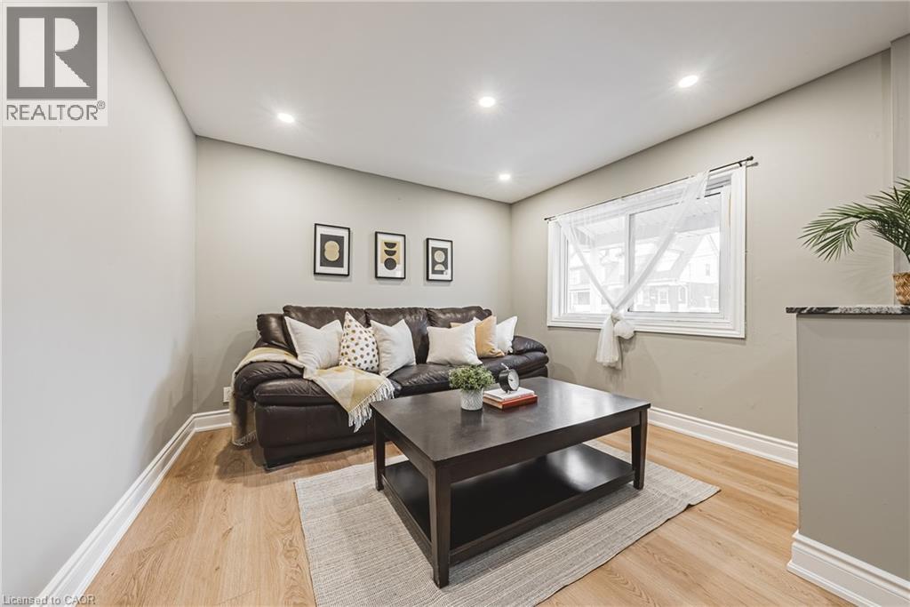 24 Rowanwood Street, Hamilton, Ontario  L8L 7H3 - Photo 3 - 40829505