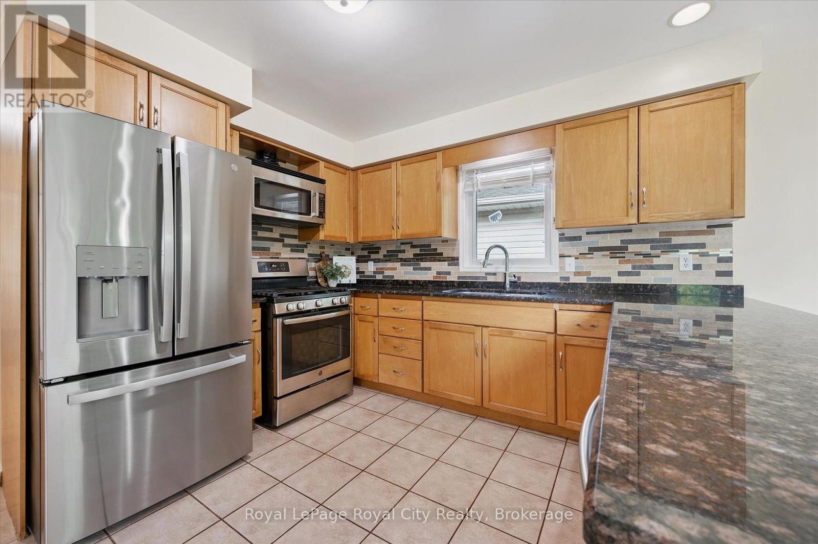 73 Waxwing Crescent, Guelph, Ontario  N1C 1E3 - Photo 12 - X13477760