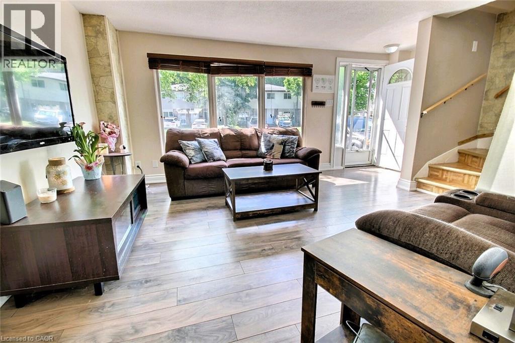 541 Parkview Crescent, Cambridge, Ontario  N3H 4Z9 - Photo 3 - 40840766
