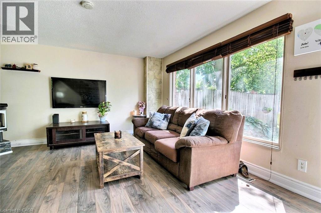 541 Parkview Crescent, Cambridge, Ontario  N3H 4Z9 - Photo 4 - 40840766