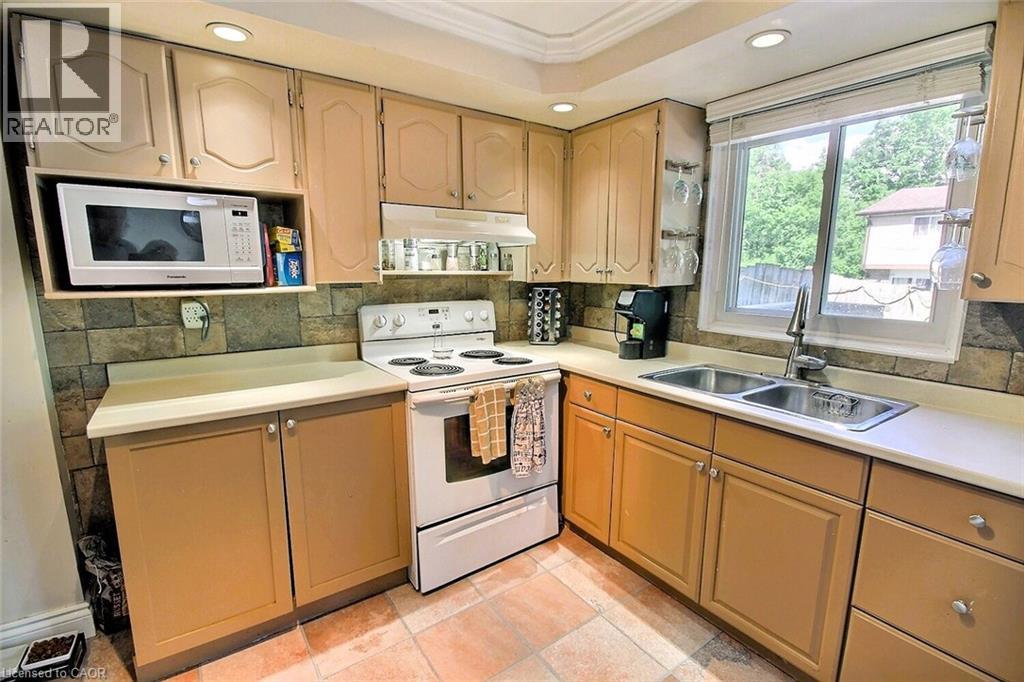 541 Parkview Crescent, Cambridge, Ontario  N3H 4Z9 - Photo 8 - 40840766