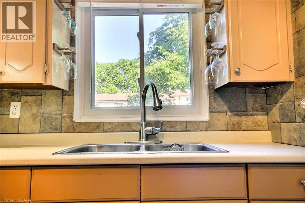 541 Parkview Crescent, Cambridge, Ontario  N3H 4Z9 - Photo 9 - 40840766
