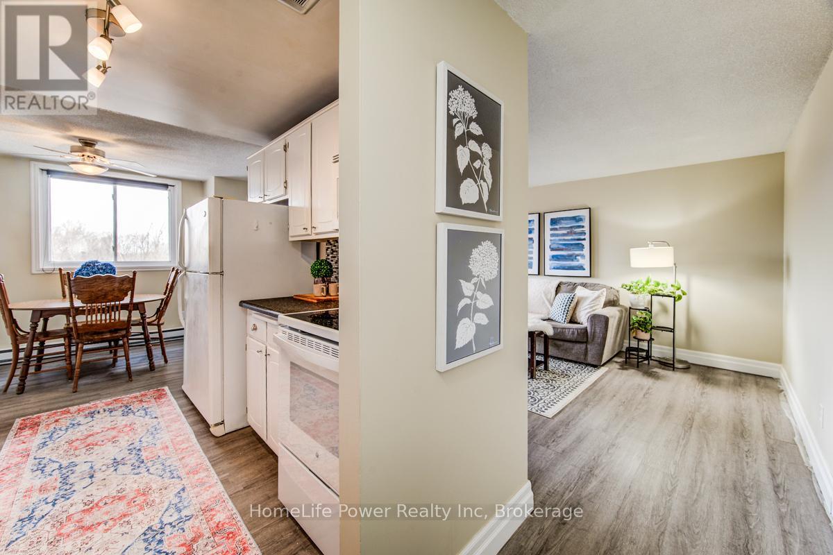 303 - 4 Avalon Place, Kitchener, Ontario  N2M 4N6 - Photo 2 - X13478122