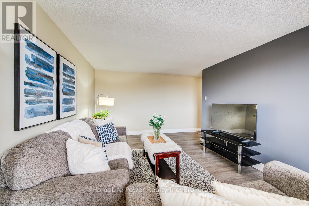 303 - 4 Avalon Place, Kitchener, Ontario  N2M 4N6 - Photo 4 - X13478122