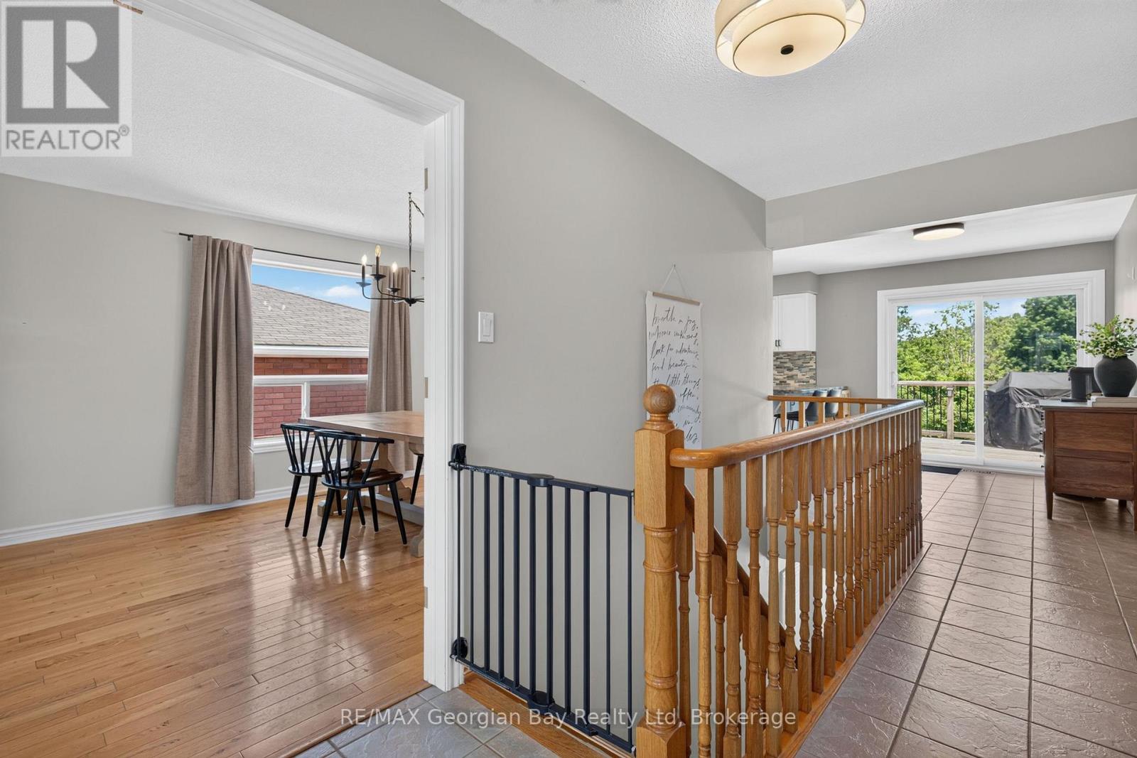 1005 Dina Crescent, Midland, Ontario  L4R 5C5 - Photo 4 - S13478408