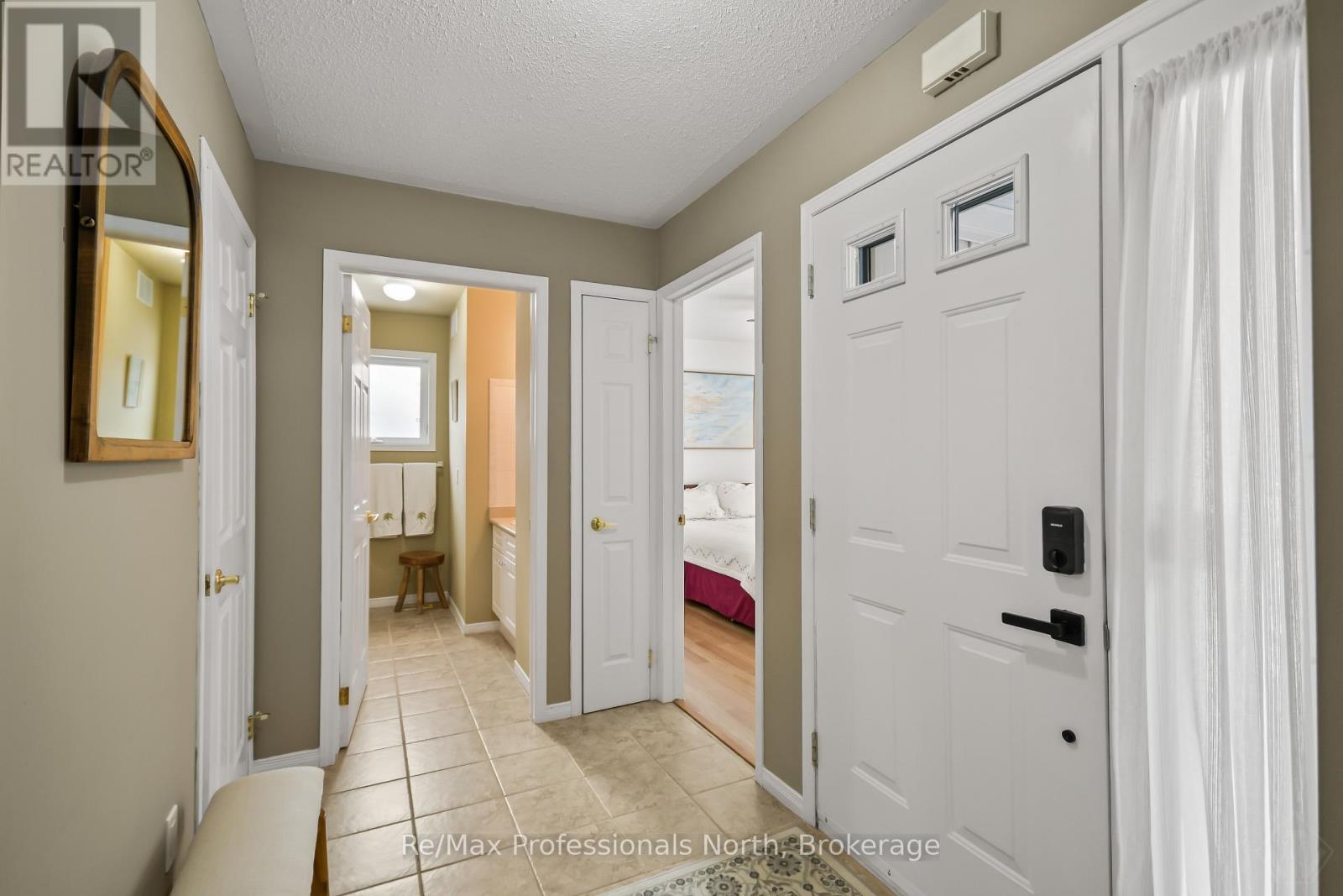 102 Pineridge Gate, Gravenhurst, Ontario  P1P 1Z2 - Photo 2 - X13478534