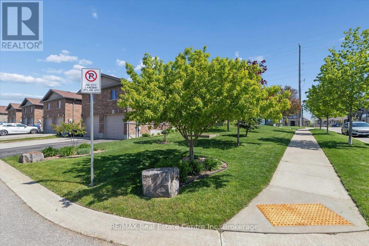 128 Ingram Drive, Guelph, Ontario  N1E 0M6 - Photo 9 - X13478648