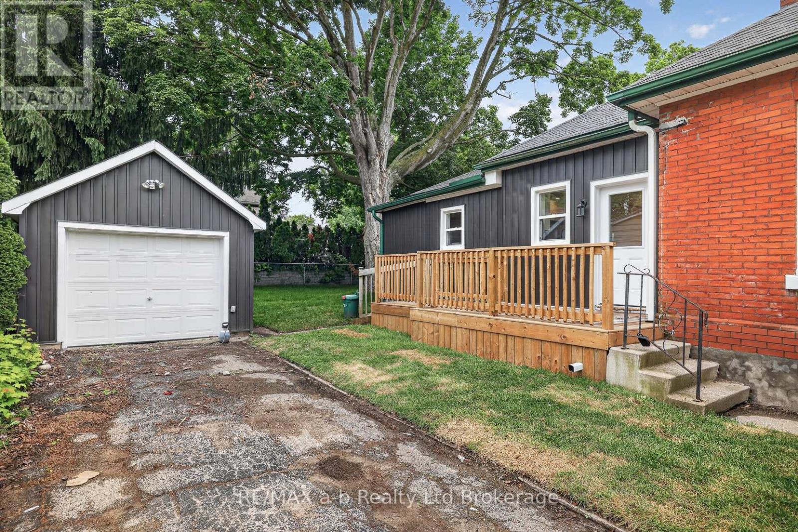 91 Winniett Street, Woodstock, Ontario  N4S 5Z6 - Photo 2 - X13478616