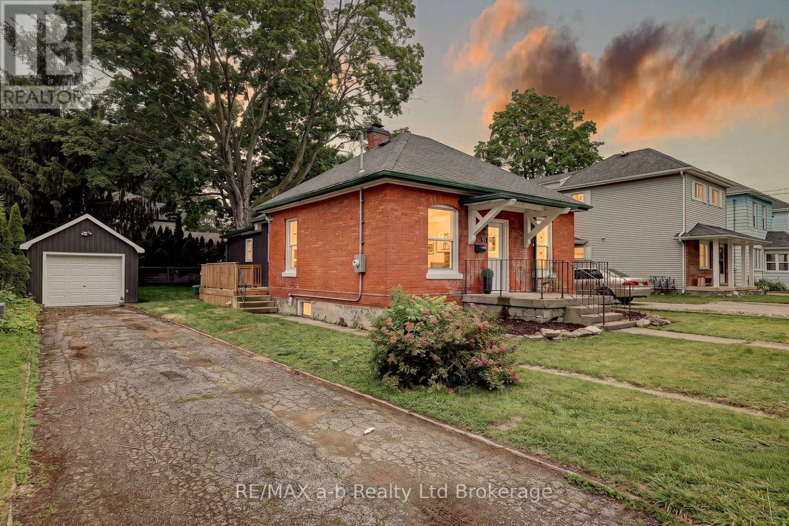 91 Winniett Street, Woodstock, Ontario  N4S 5Z6 - Photo 3 - X13478616