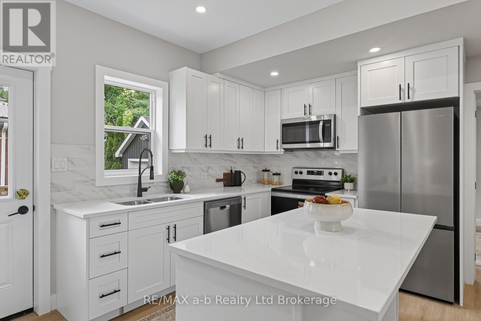 91 Winniett Street, Woodstock, Ontario  N4S 5Z6 - Photo 4 - X13478616