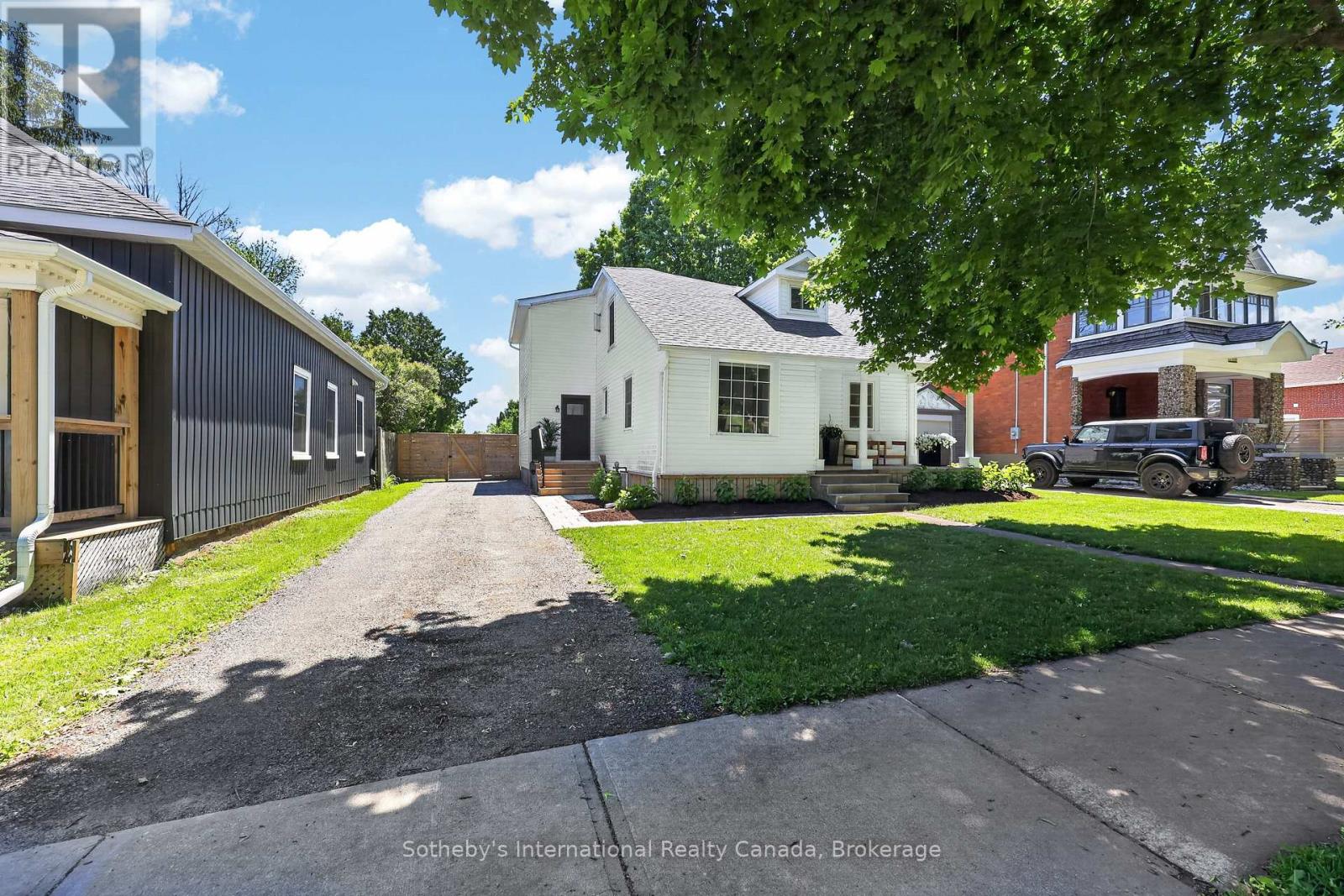 131 Bruce Street S, Blue Mountains, Ontario  N0H 2P0 - Photo 2 - X13478892