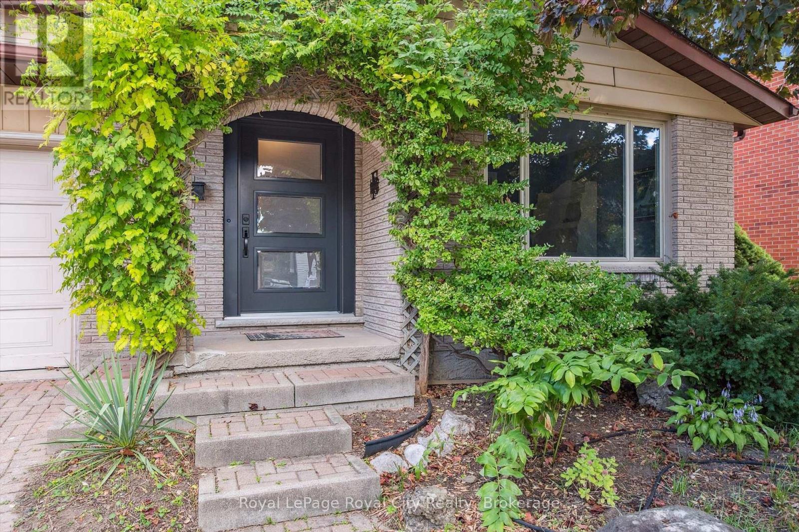 236 Ironwood Road, Guelph, Ontario  N1G 3G1 - Photo 2 - X13479298