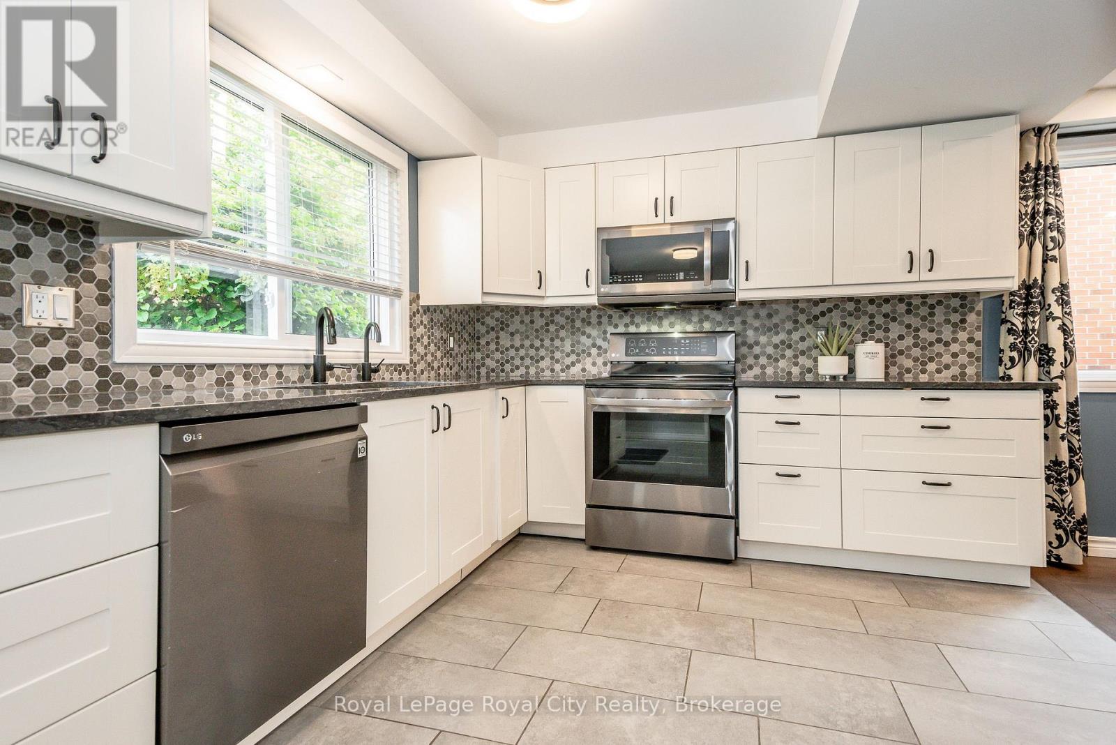 236 Ironwood Road, Guelph, Ontario  N1G 3G1 - Photo 4 - X13479298