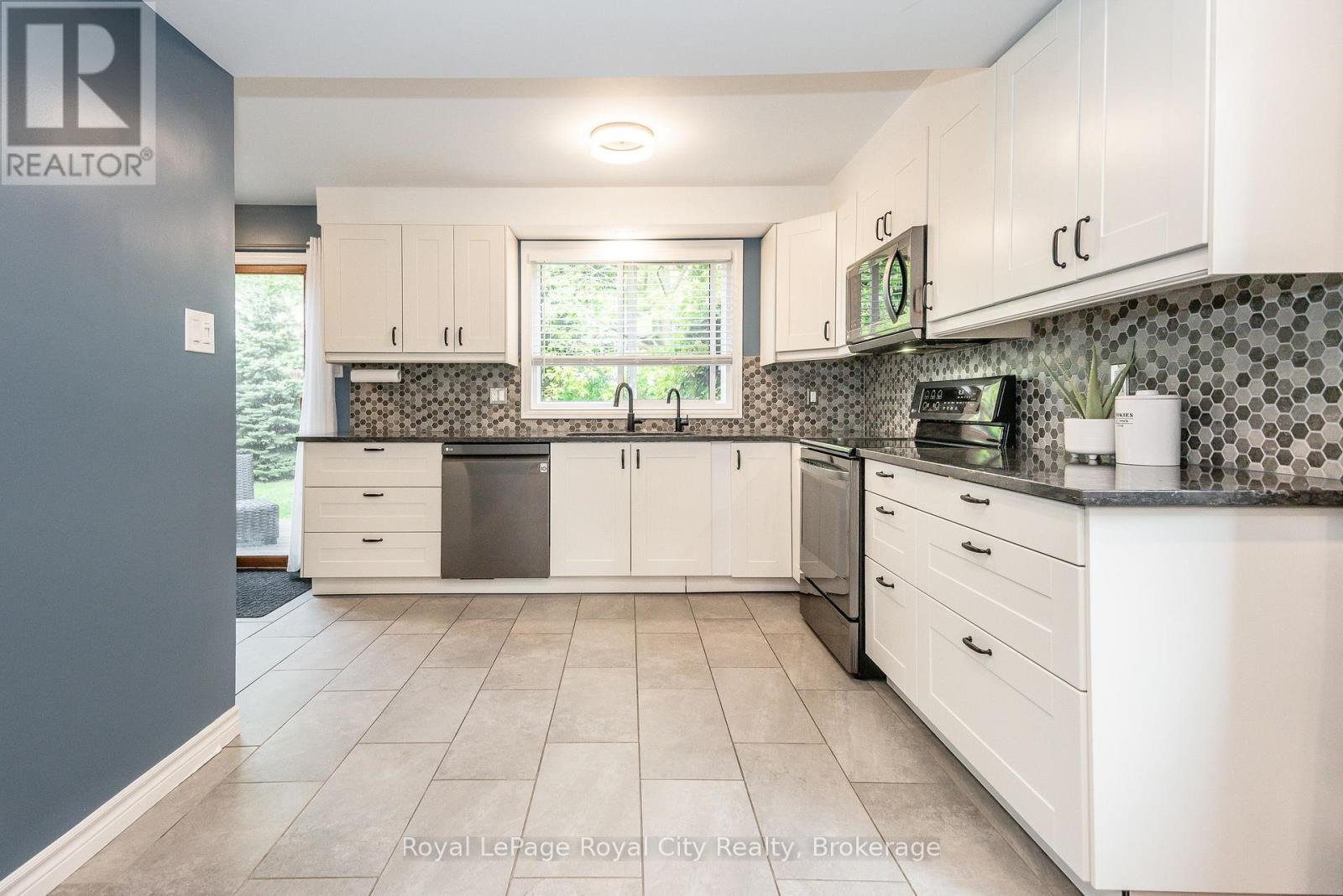 236 Ironwood Road, Guelph, Ontario  N1G 3G1 - Photo 5 - X13479298