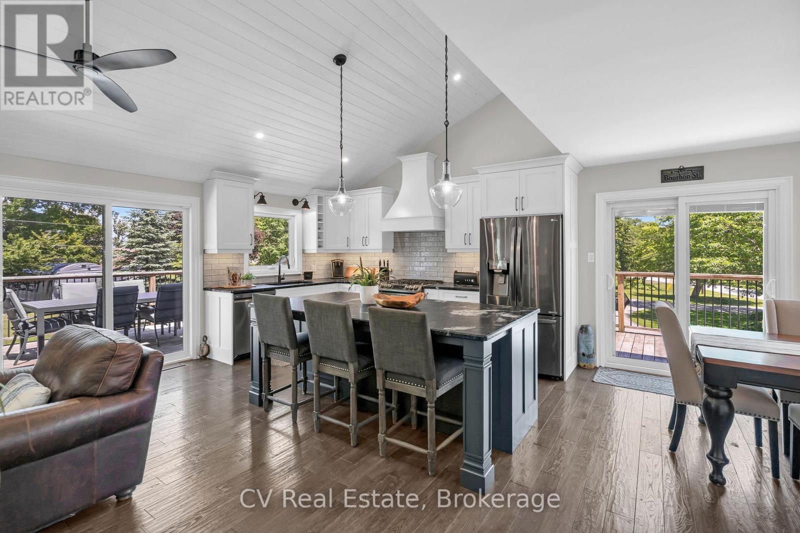 22 Baycrest Drive, Barrie, Ontario  L4M 7C7 - Photo 11 - S13479432