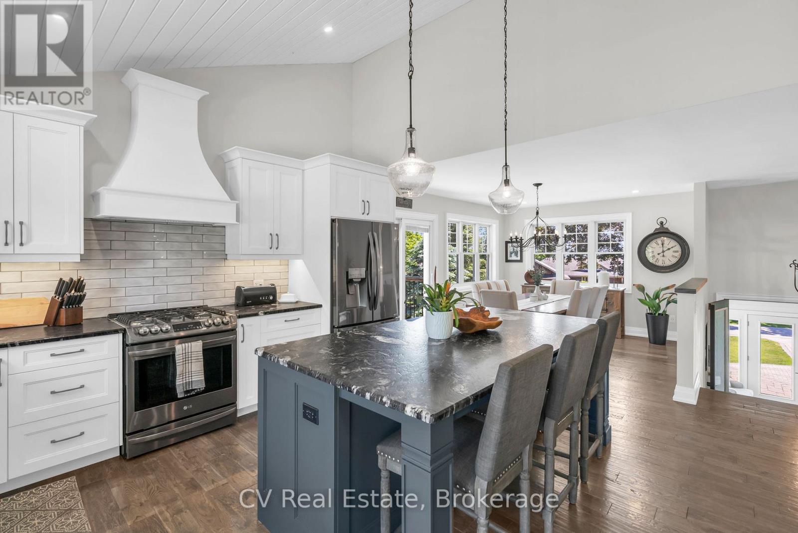 22 Baycrest Drive, Barrie, Ontario  L4M 7C7 - Photo 15 - S13479432