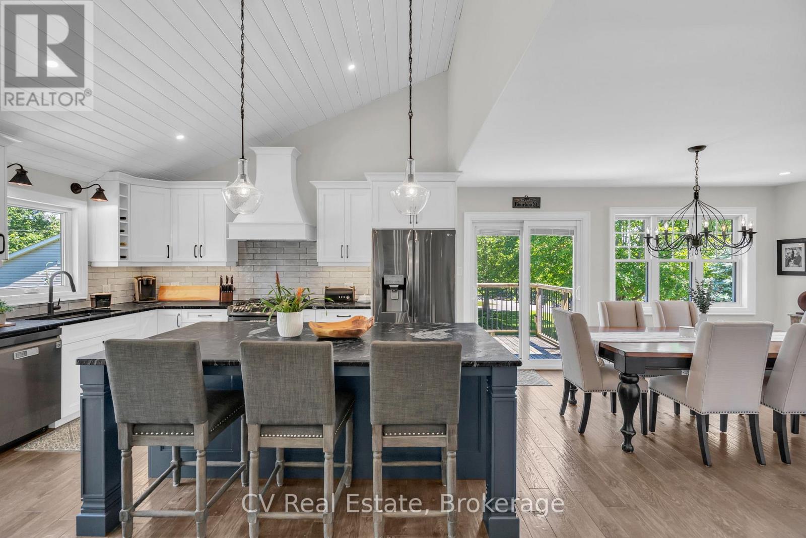 22 Baycrest Drive, Barrie, Ontario  L4M 7C7 - Photo 16 - S13479432
