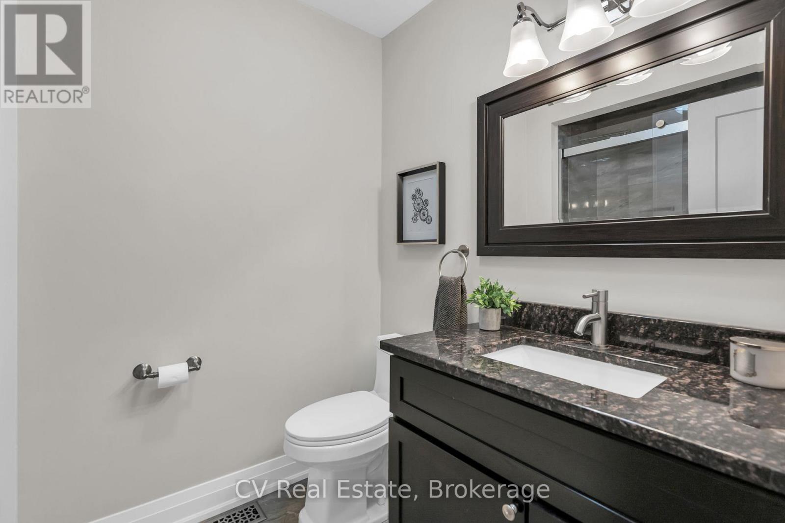 22 Baycrest Drive, Barrie, Ontario  L4M 7C7 - Photo 20 - S13479432