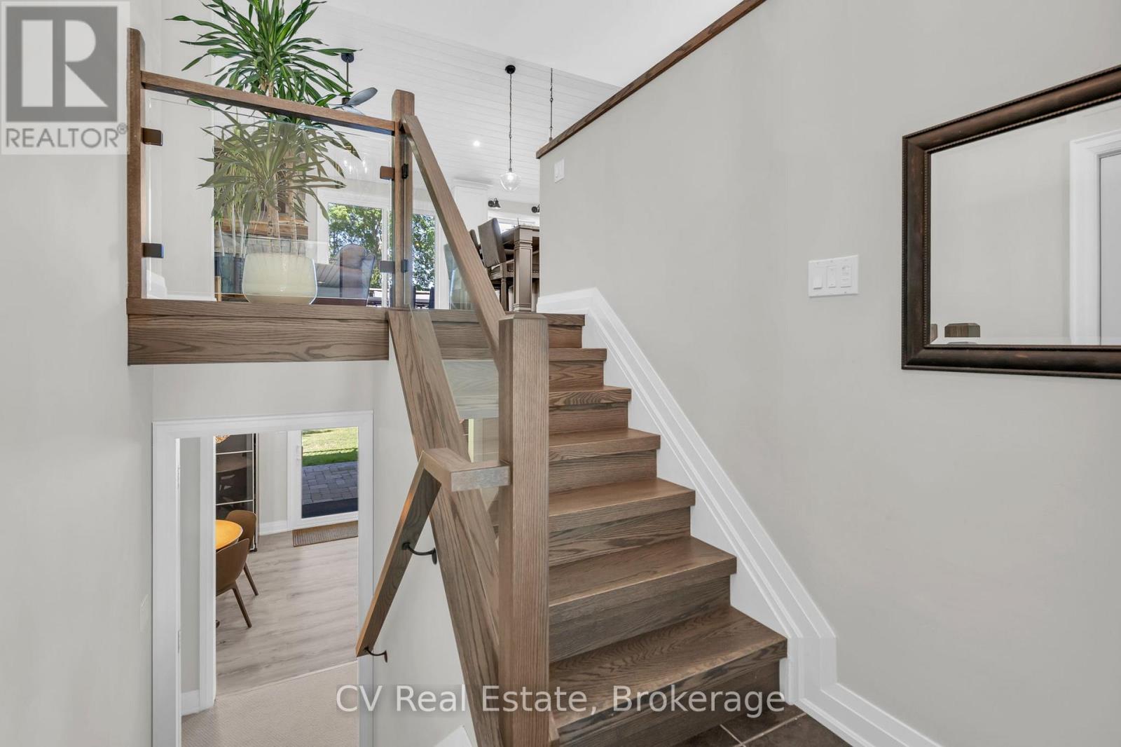 22 Baycrest Drive, Barrie, Ontario  L4M 7C7 - Photo 9 - S13479432