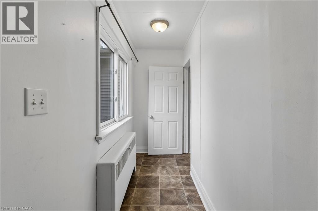 53 Kinsey Street, St. Catharines, Ontario  L2S 1E2 - Photo 4 - 40841141