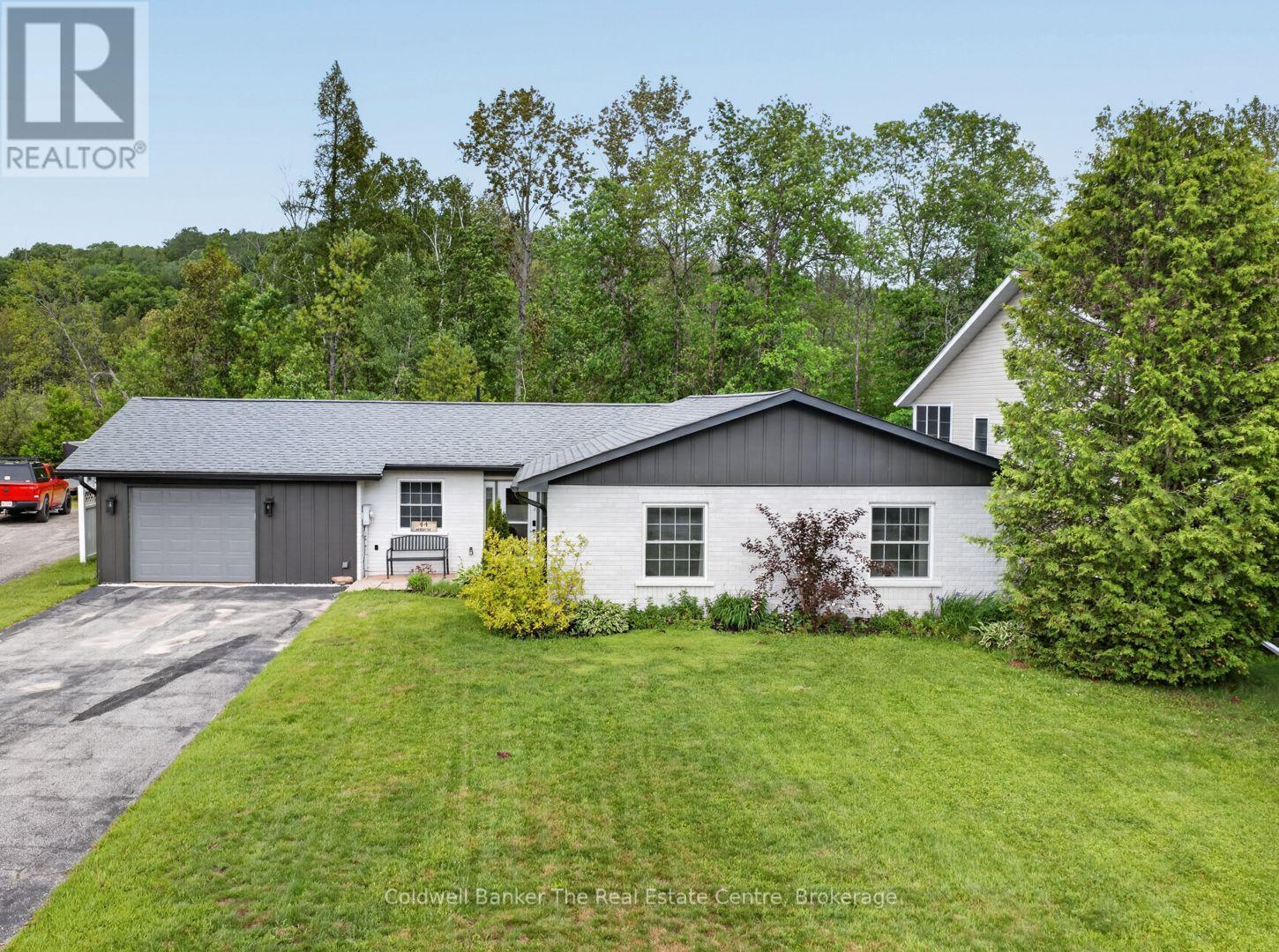 44 Anson Street, Minden Hills, Ontario  K0M 2K0 - Photo 2 - X13479764