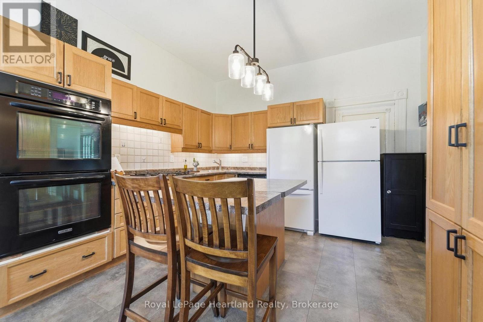 72 Colborne Street, Goderich, Ontario  N7A 2V9 - Photo 7 - X13480182