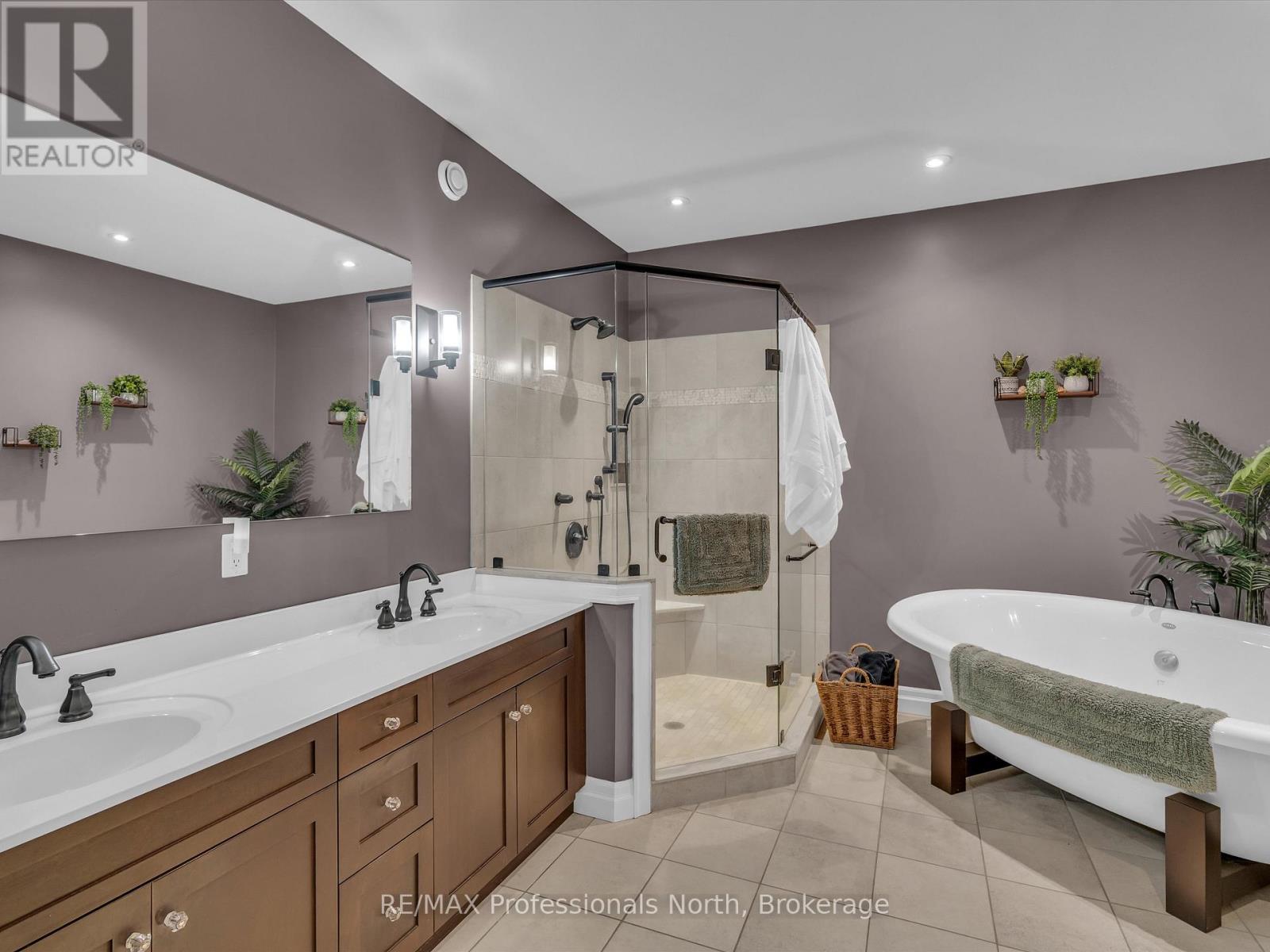 93 Mainhood's Road, Huntsville, Ontario  P0B 1M0 - Photo 18 - X13480368