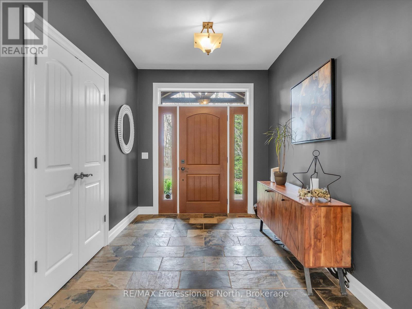 93 Mainhood's Road, Huntsville, Ontario  P0B 1M0 - Photo 3 - X13480368