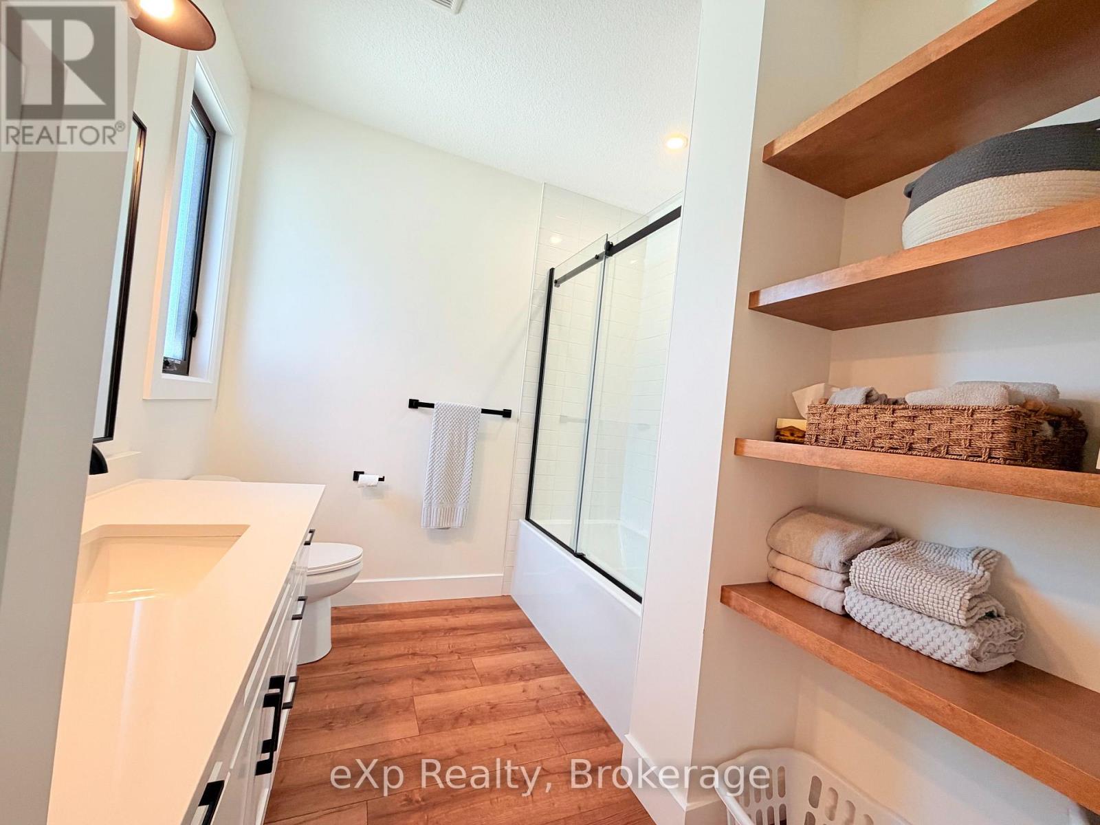 21 Devinwood Avenue, Brockton, Ontario  N0G 2V0 - Photo 17 - X13480576